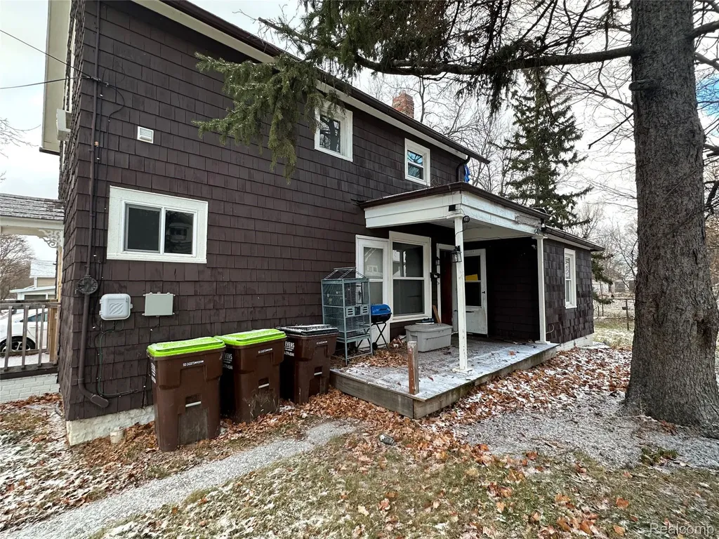 717 Bristol Street Adrian City MI 49221