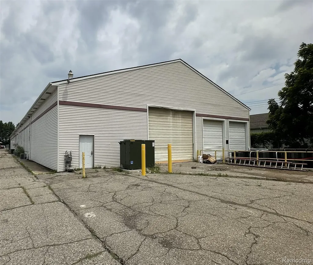 4600 N Grand River Avenue Lansing City MI 48906