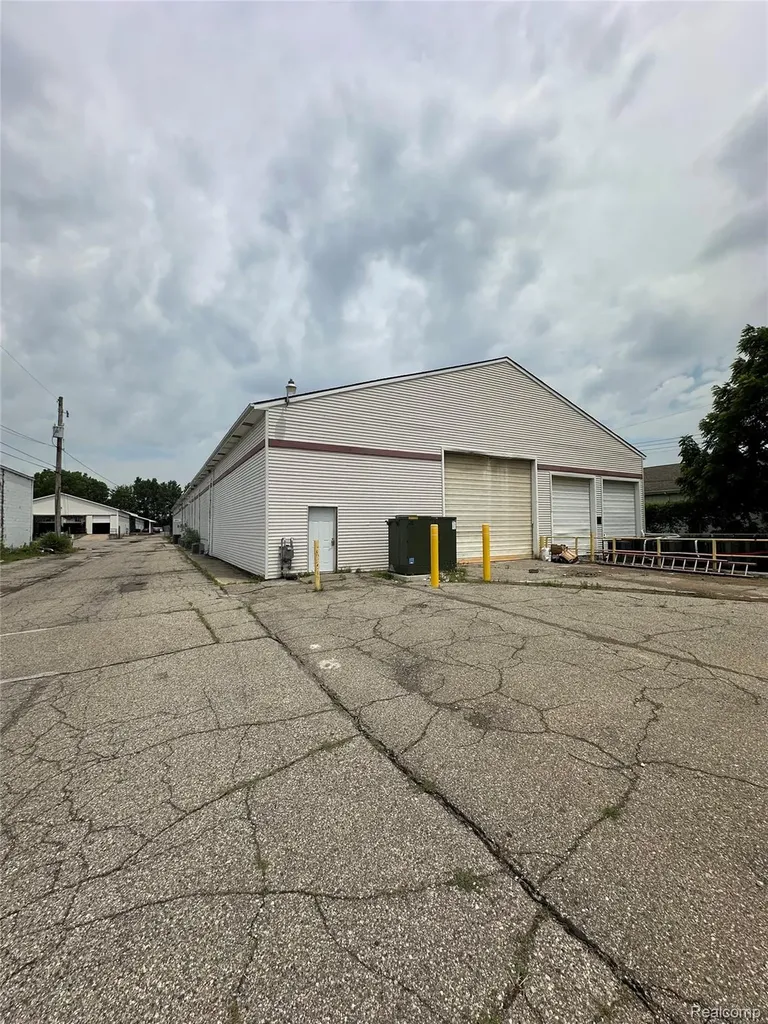 4600 N Grand River Avenue Lansing City MI 48906