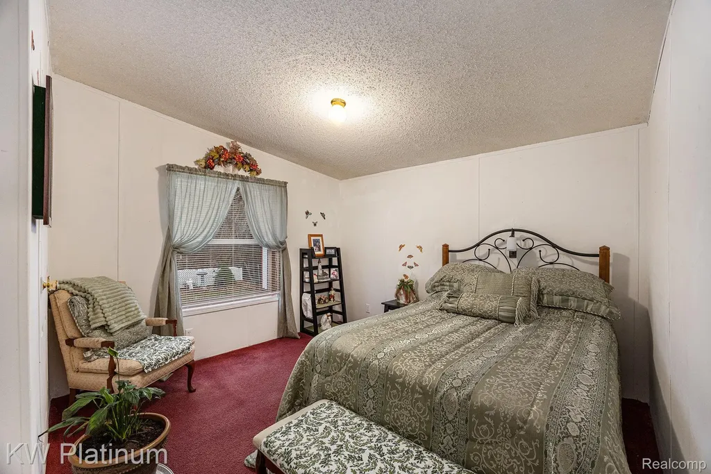 8042 Harbour Drive Ira Township MI 48023