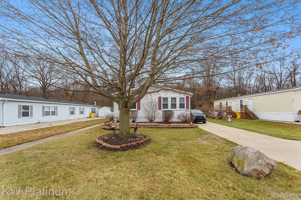 8042 Harbour Drive Ira Township MI 48023