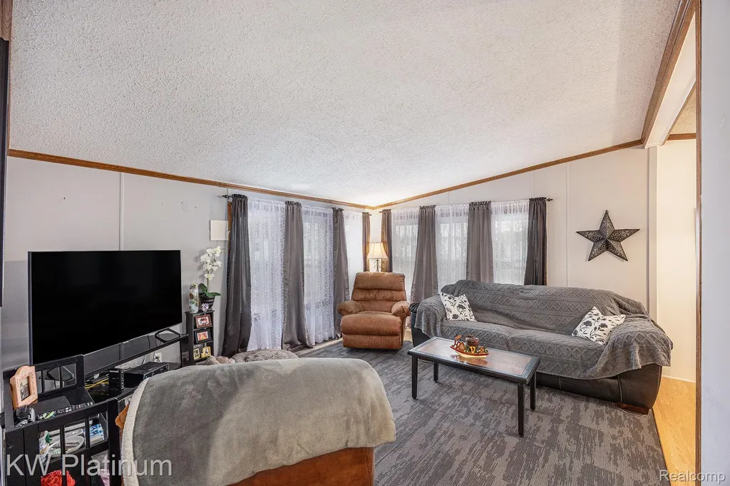 8042 Harbour Drive Ira Township MI 48023