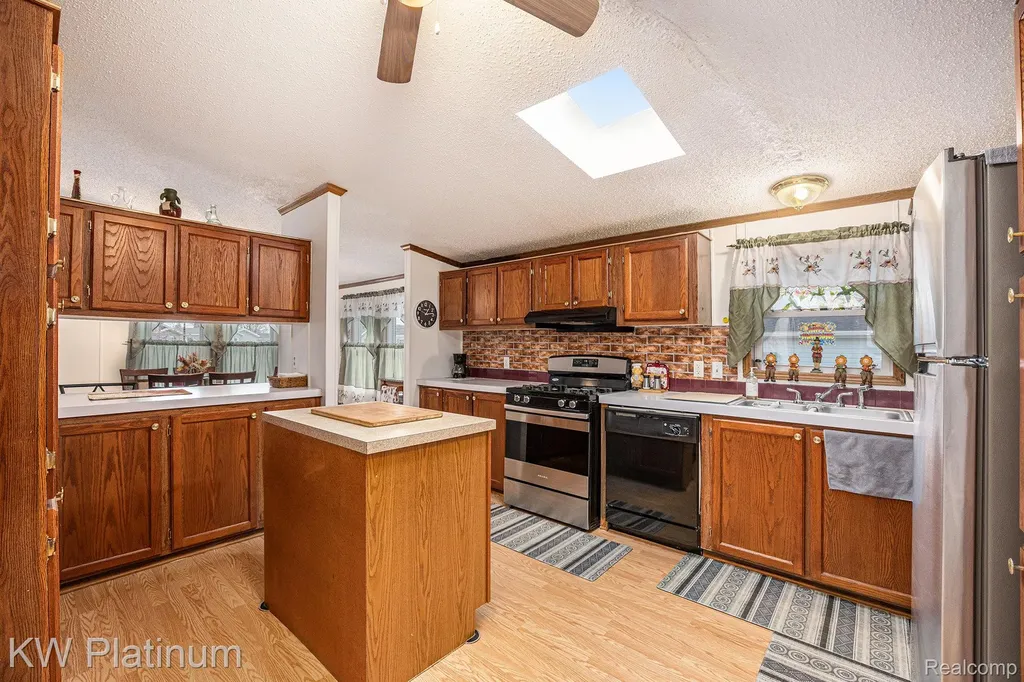 8042 Harbour Drive Ira Township MI 48023