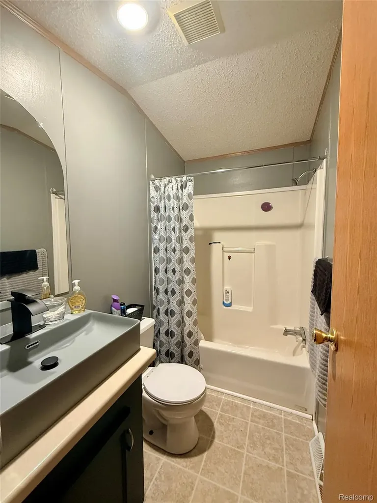 6010 Indian Burtchville Township MI 48059