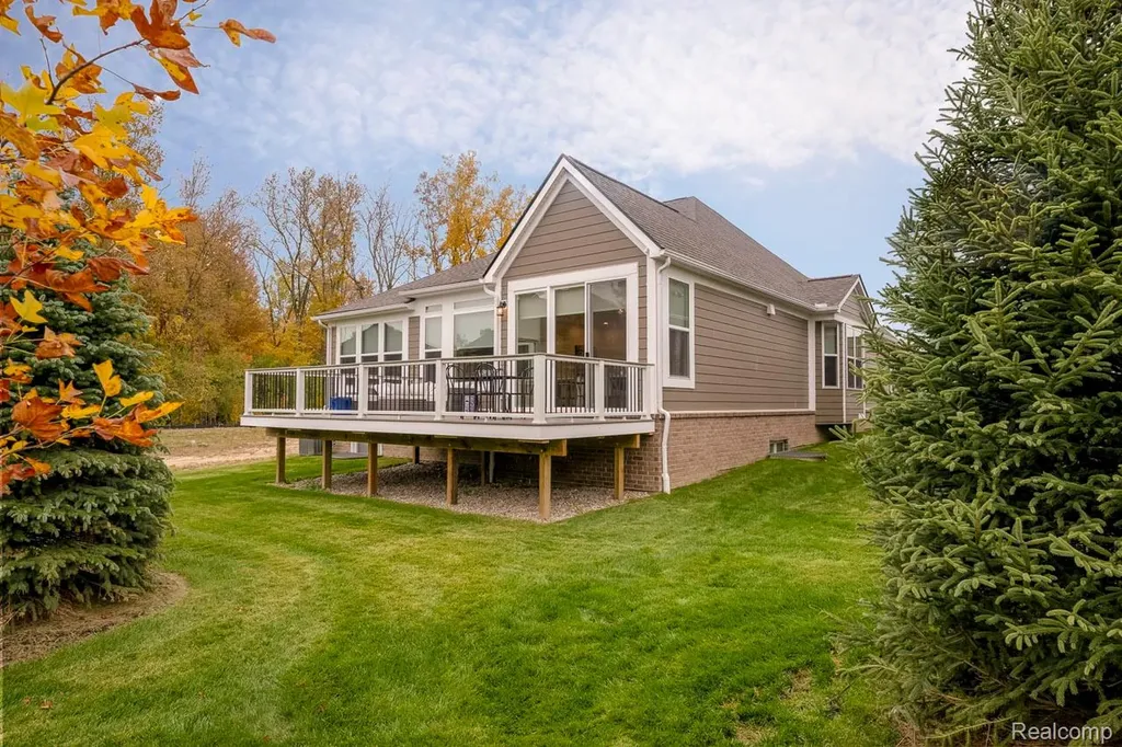 3102 Rose Lane West Bloomfield Charter Township MI 48324
