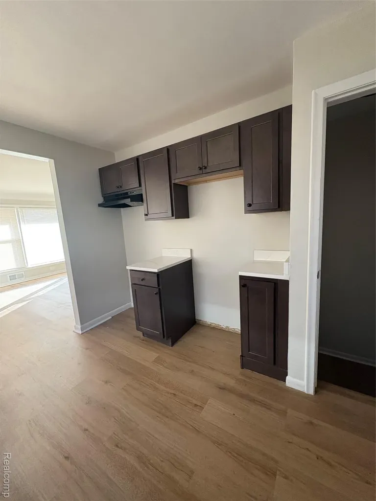 24225 Ridgedale Street Oak Park City MI 48237