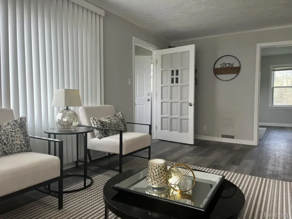 3021 N Grand River Avenue Lansing City MI 48906