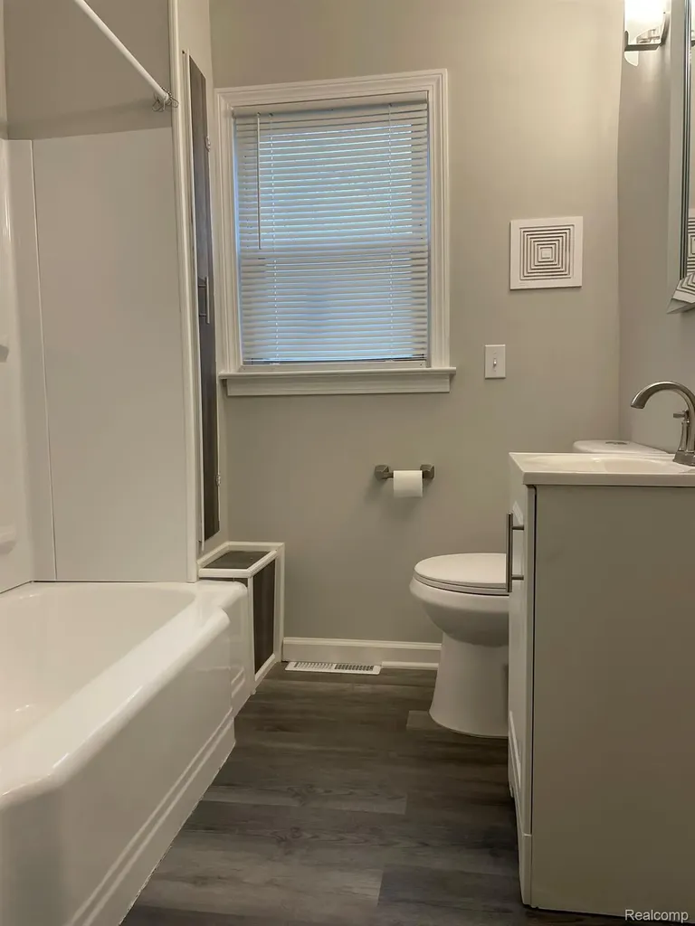 3021 N Grand River Avenue Lansing City MI 48906
