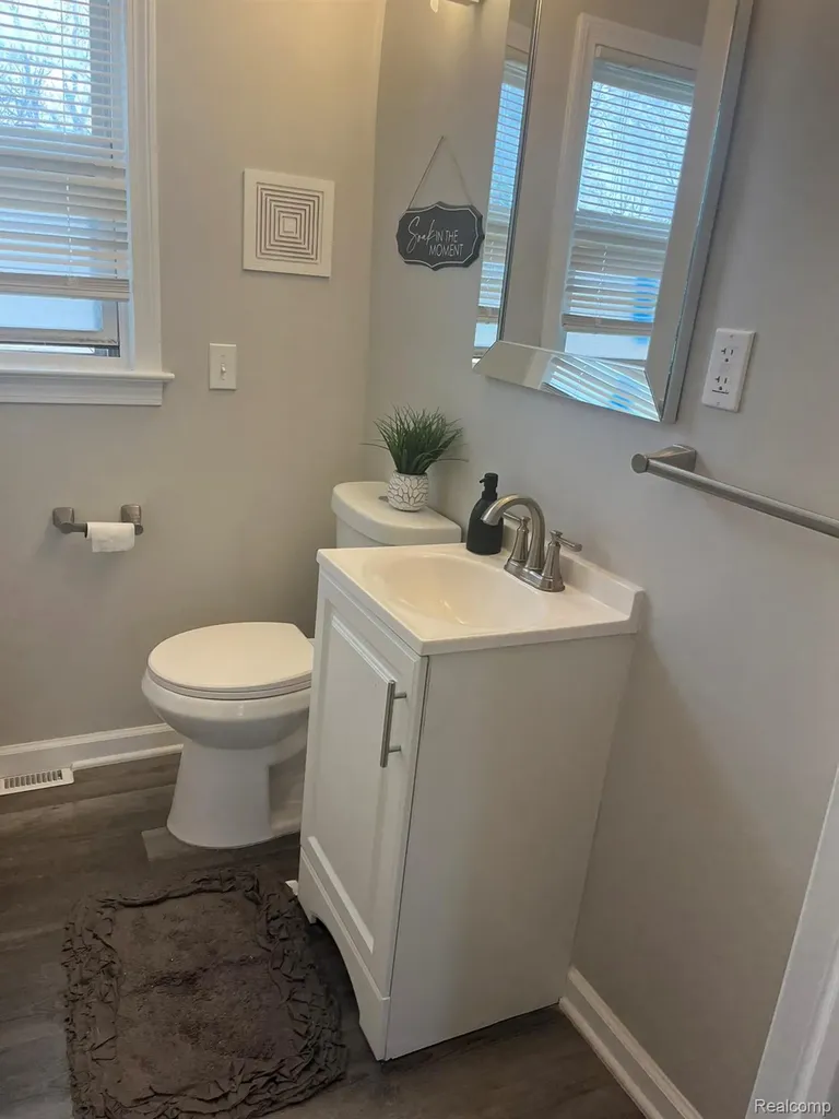 3021 N Grand River Avenue Lansing City MI 48906