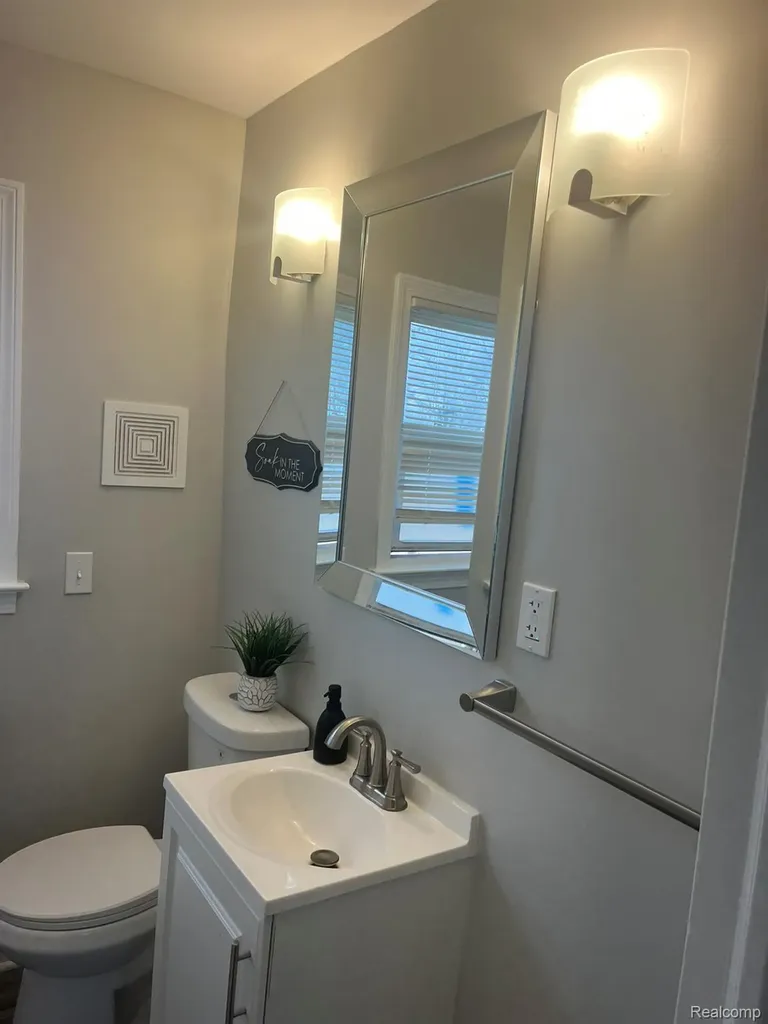 3021 N Grand River Avenue Lansing City MI 48906
