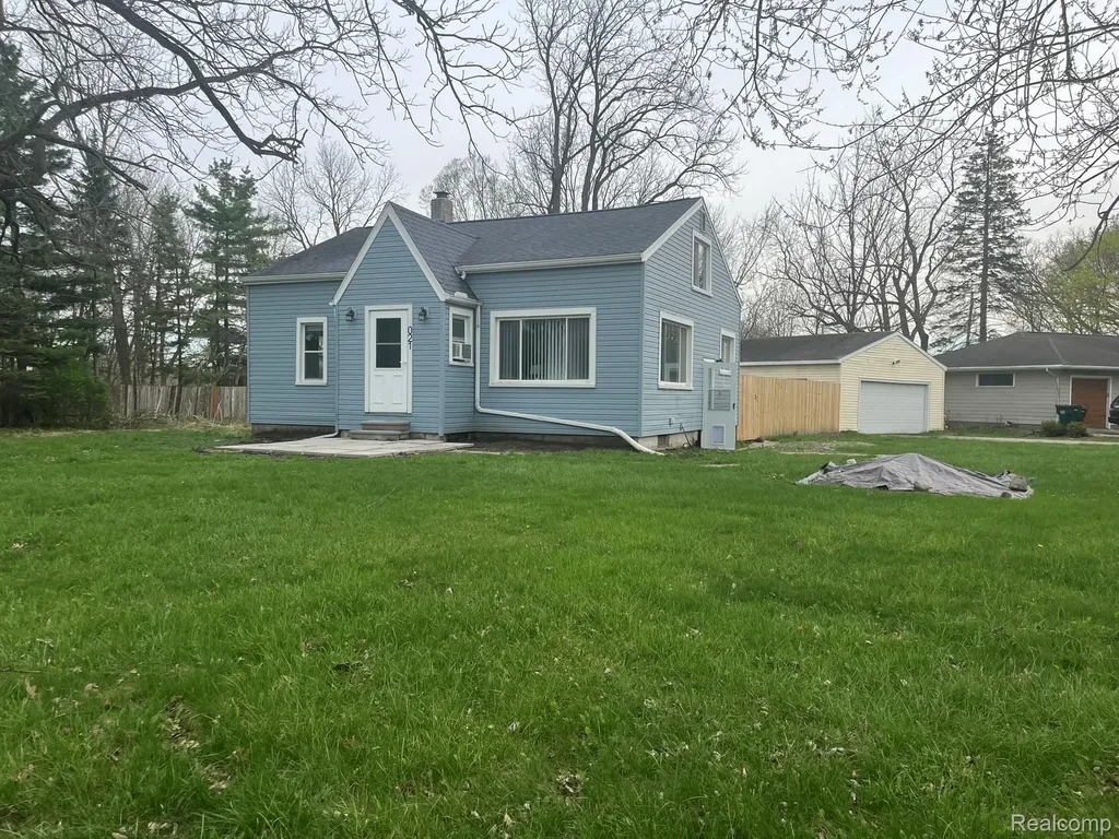 3021 N Grand River Avenue Lansing City MI 48906