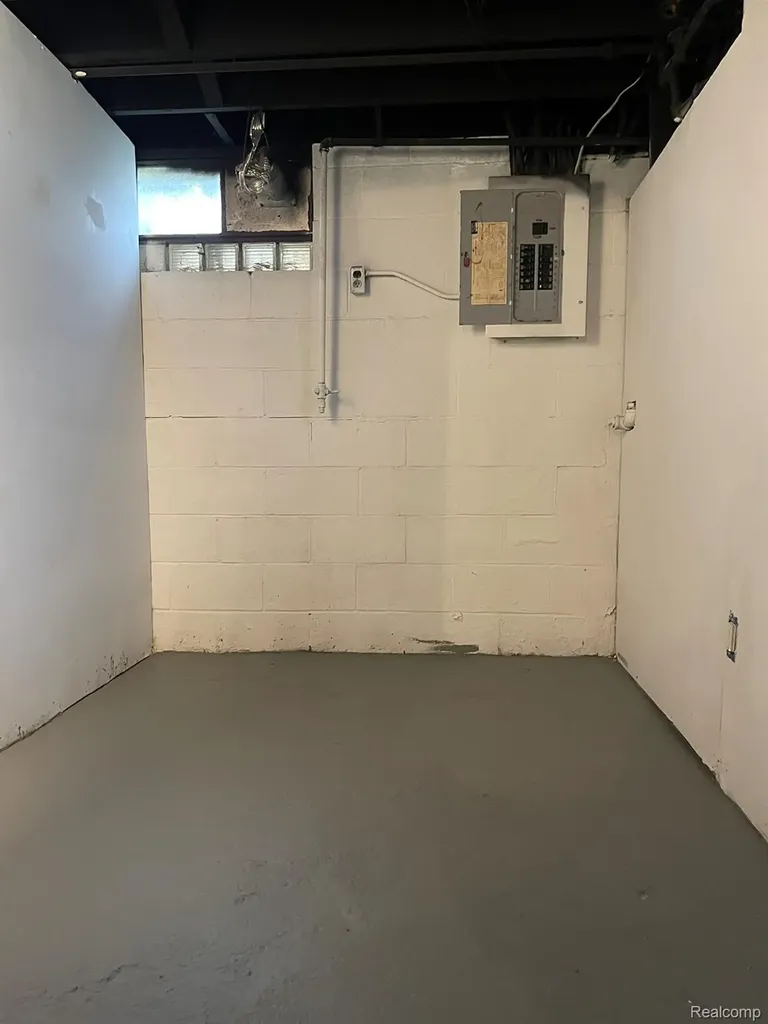 3021 N Grand River Avenue Lansing City MI 48906