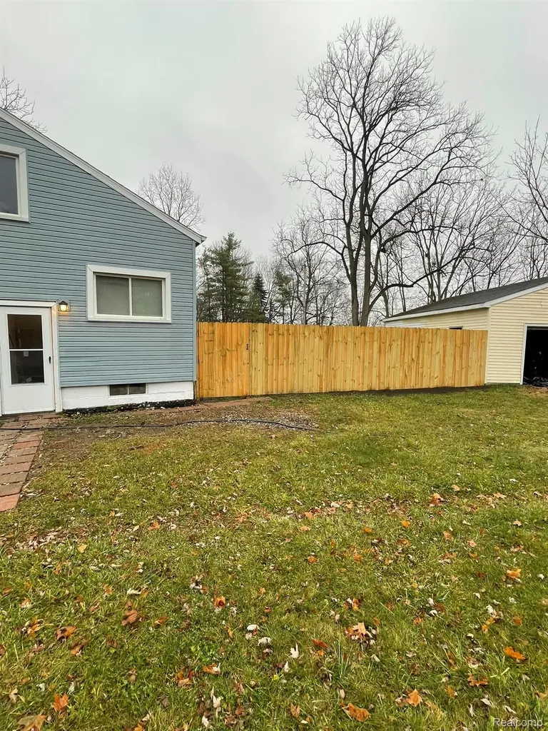 3021 N Grand River Avenue Lansing City MI 48906