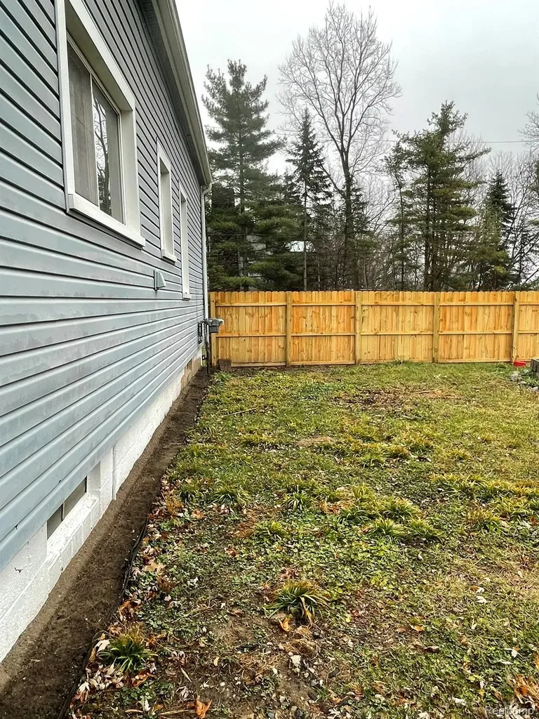 3021 N Grand River Avenue Lansing City MI 48906
