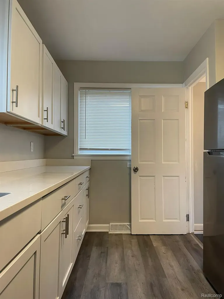 3021 N Grand River Avenue Lansing City MI 48906