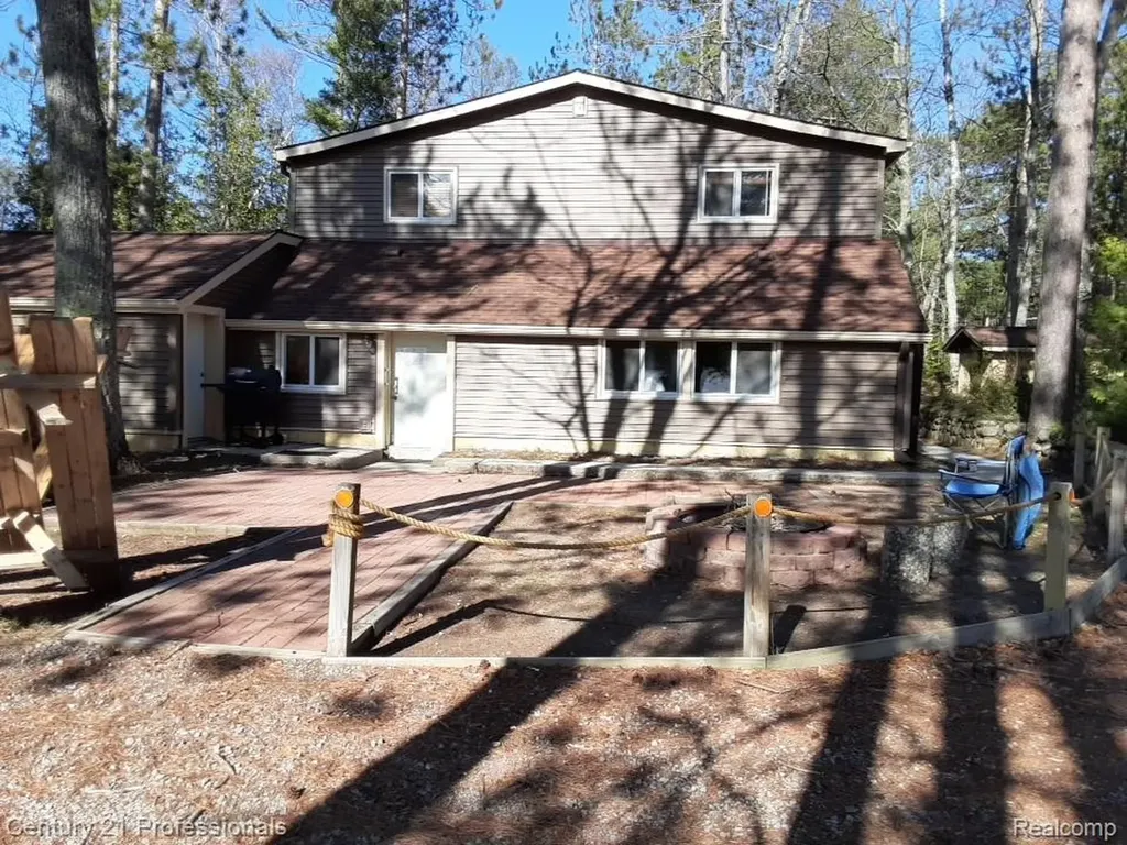 6710 Chippewa Trail Rogers City City MI 49779