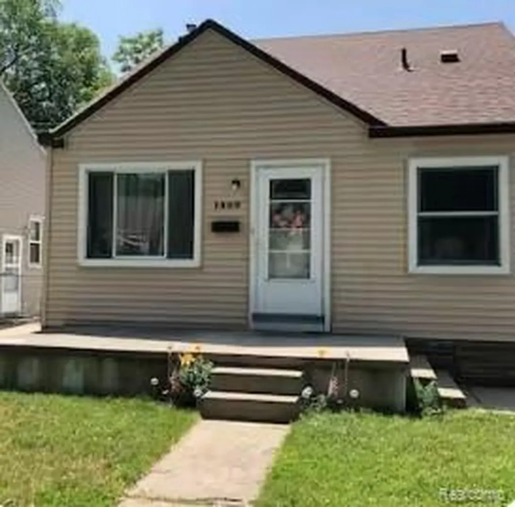 1460 E Chesterfield Street E Ferndale City MI 48220