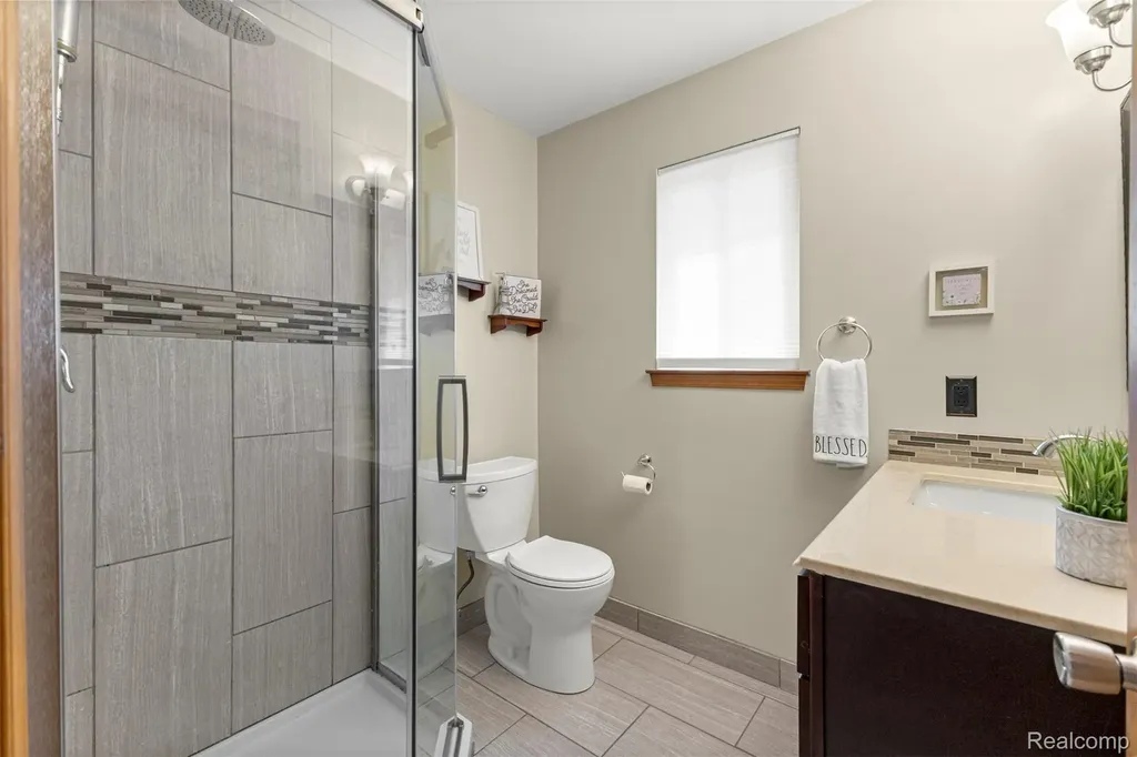 1786 Daisey Lane Westland City MI 48186