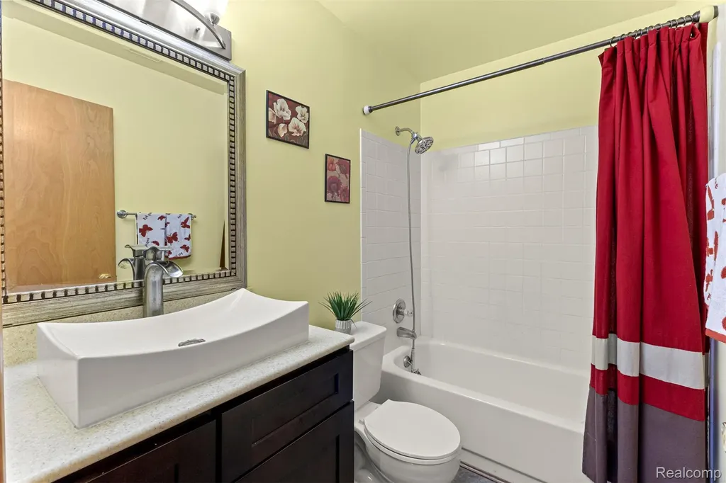 1786 Daisey Lane Westland City MI 48186