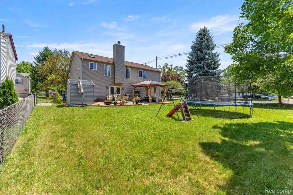 1786 Daisey Lane Westland City MI 48186