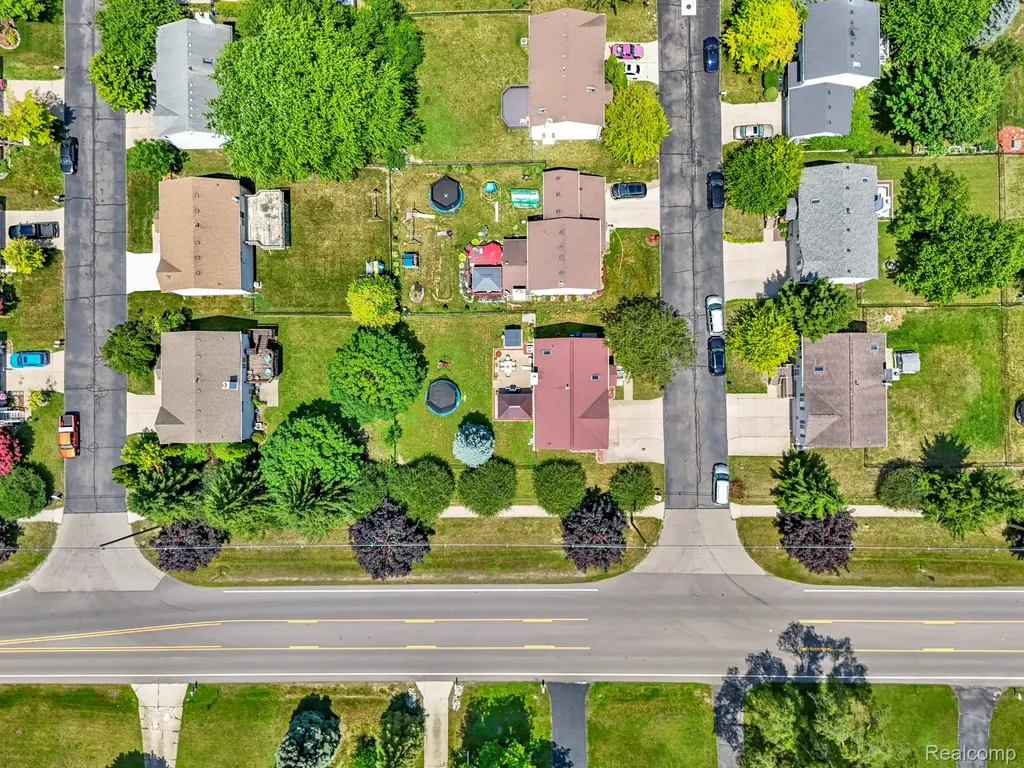 1786 Daisey Lane Westland City MI 48186