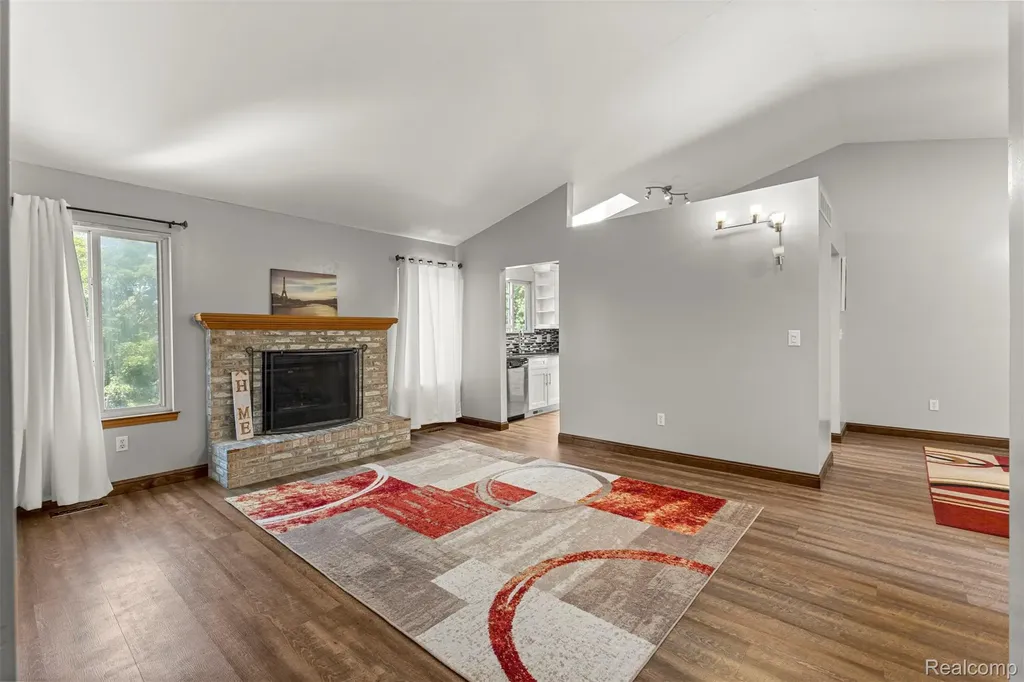 1786 Daisey Lane Westland City MI 48186