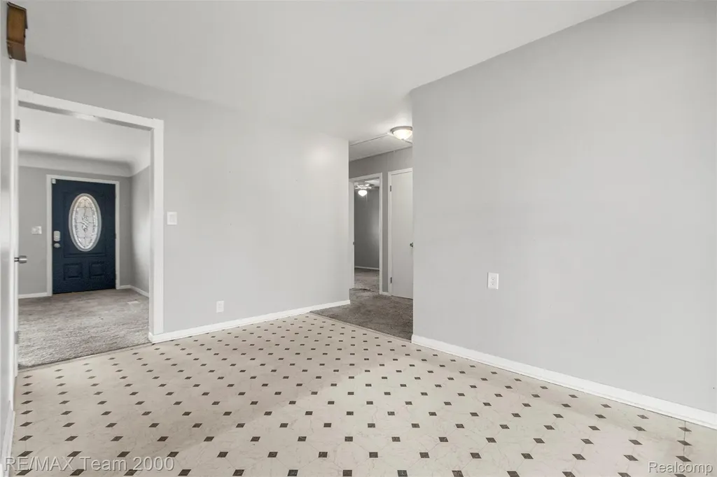 19431 Stephens Eastpointe City MI 48021
