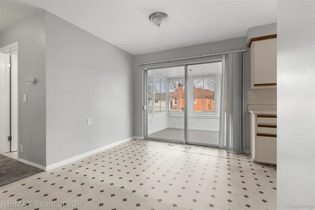19431 Stephens Eastpointe City MI 48021
