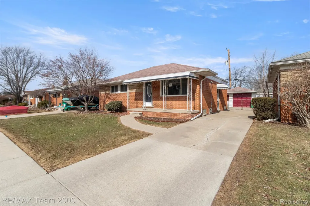 19431 Stephens Eastpointe City MI 48021