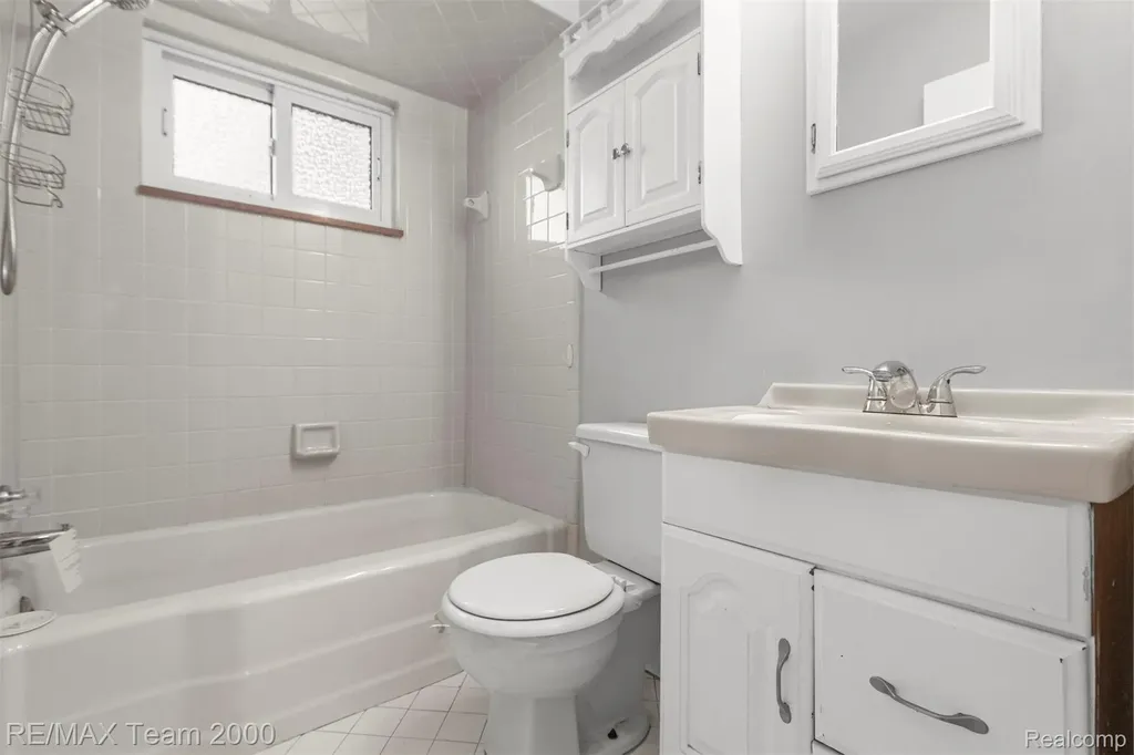 19431 Stephens Eastpointe City MI 48021
