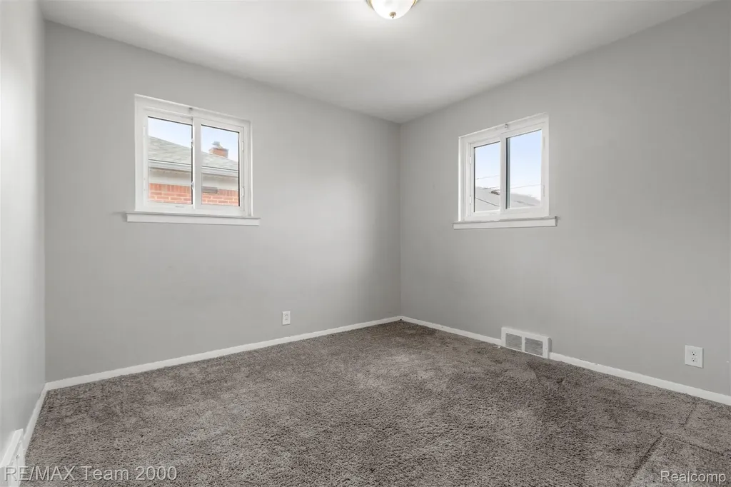 19431 Stephens Eastpointe City MI 48021
