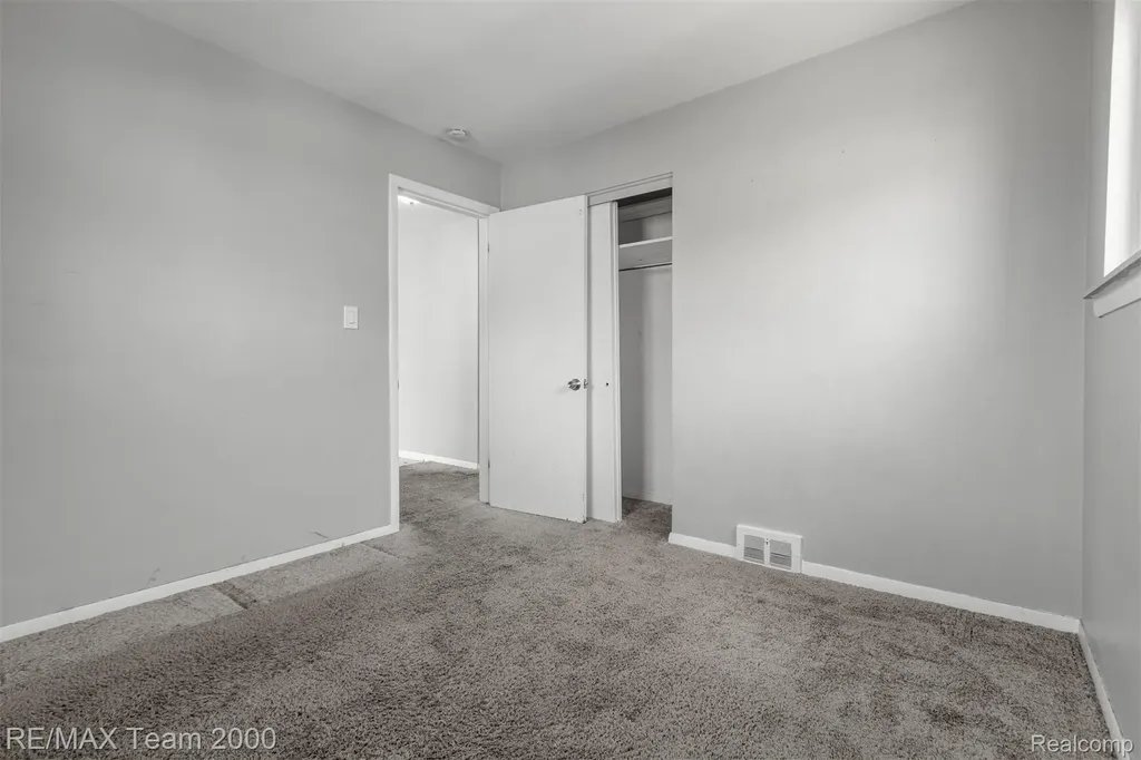 19431 Stephens Eastpointe City MI 48021