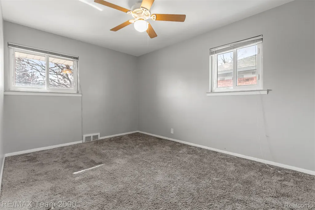 19431 Stephens Eastpointe City MI 48021