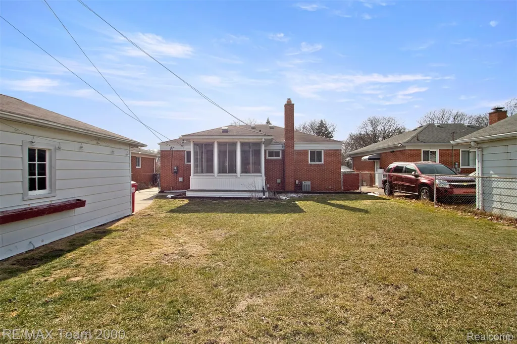 19431 Stephens Eastpointe City MI 48021