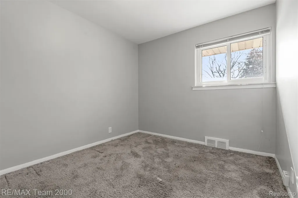 19431 Stephens Eastpointe City MI 48021