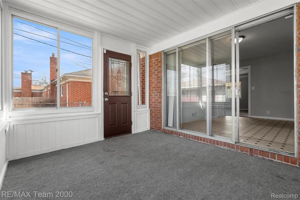 19431 Stephens Eastpointe City MI 48021