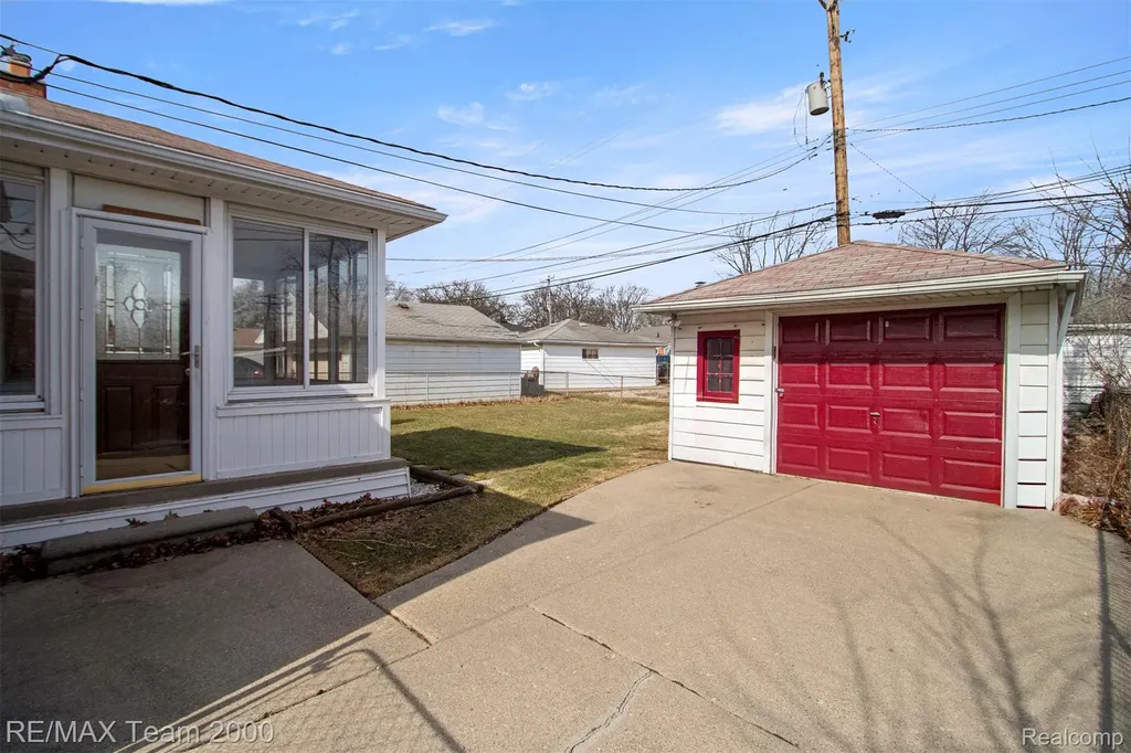 19431 Stephens Eastpointe City MI 48021