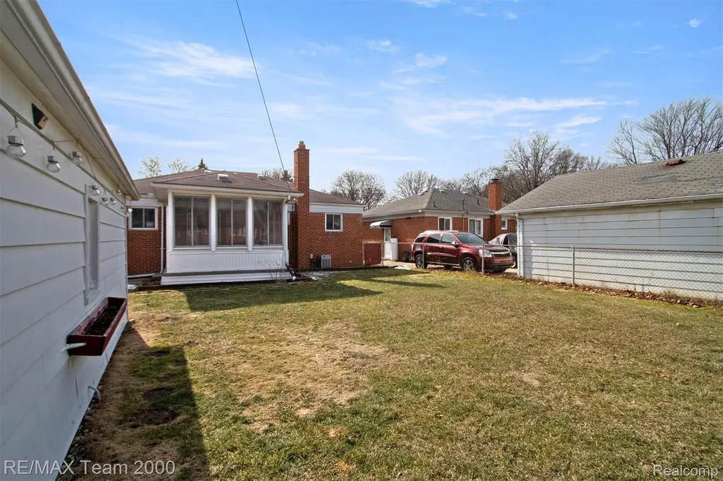 19431 Stephens Eastpointe City MI 48021