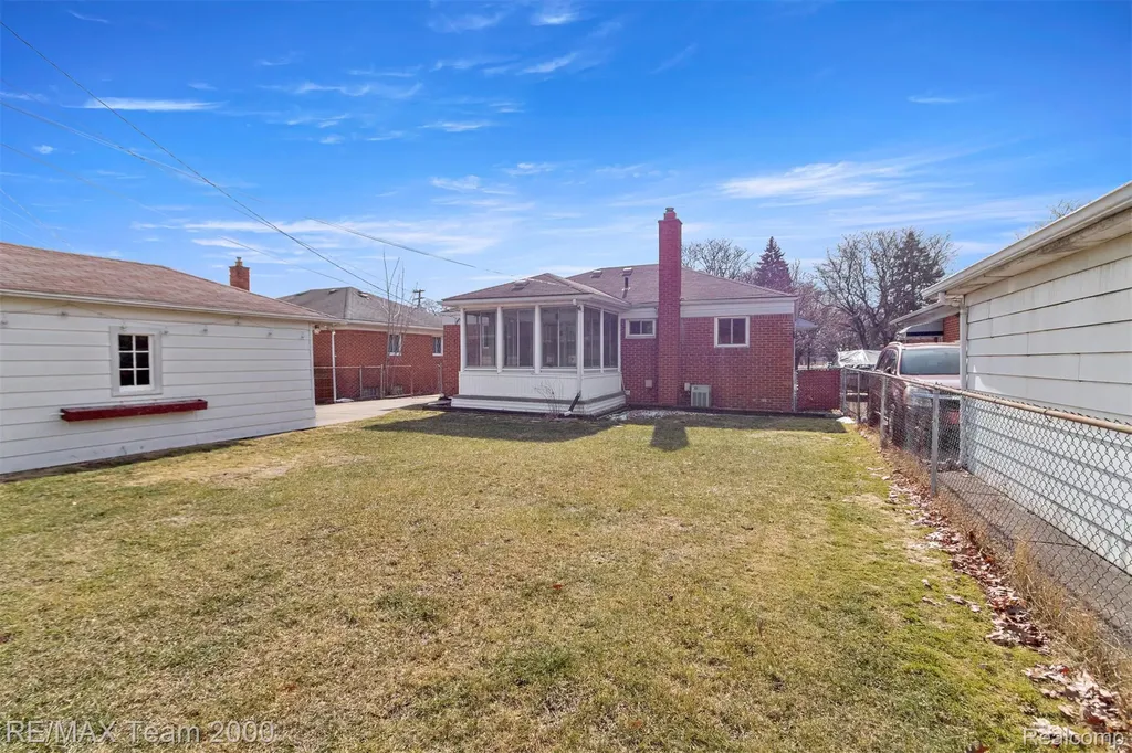 19431 Stephens Eastpointe City MI 48021