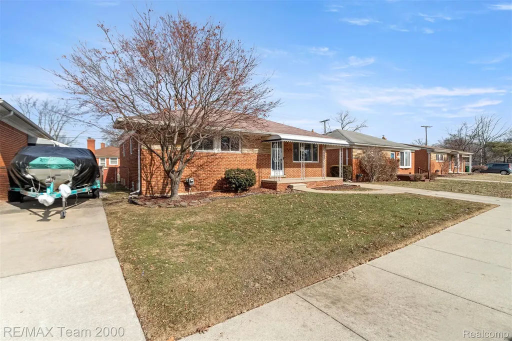 19431 Stephens Eastpointe City MI 48021