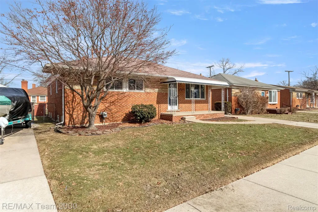 19431 Stephens Eastpointe City MI 48021