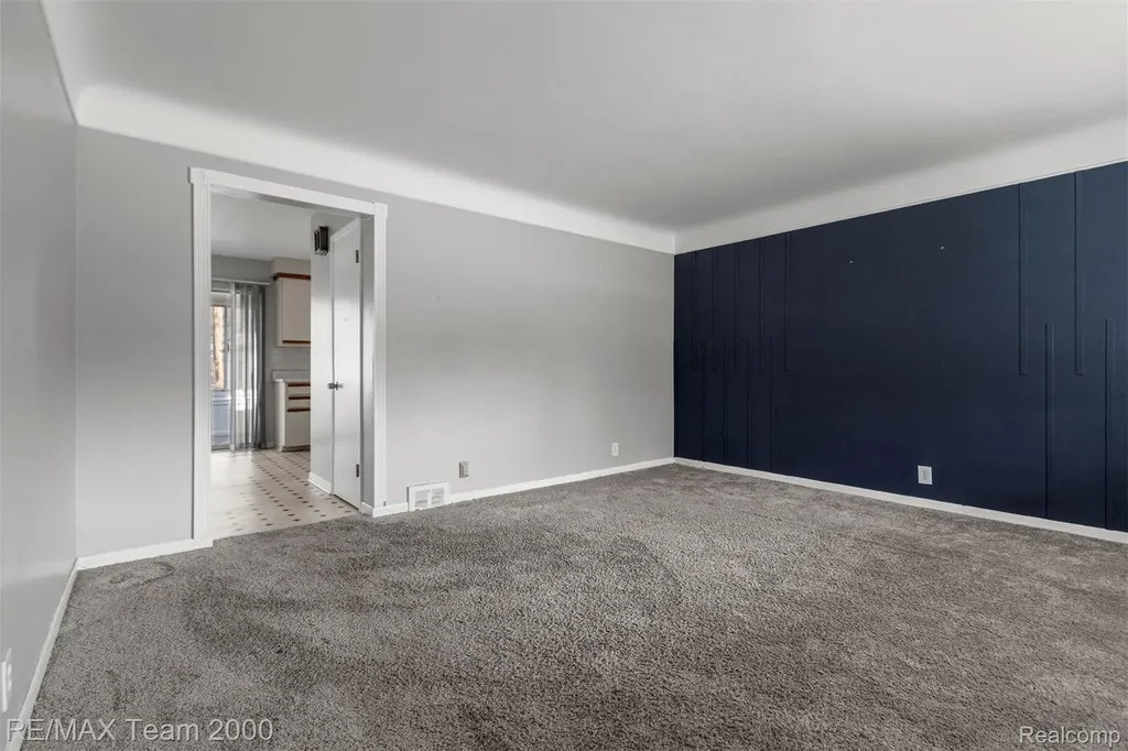 19431 Stephens Eastpointe City MI 48021