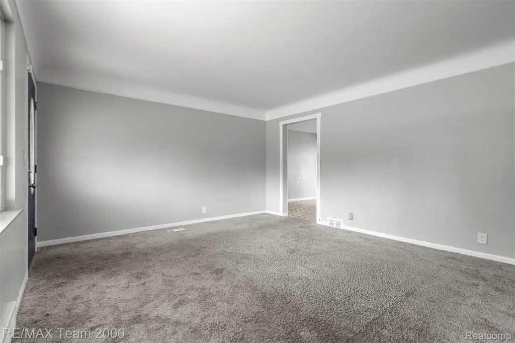 19431 Stephens Eastpointe City MI 48021