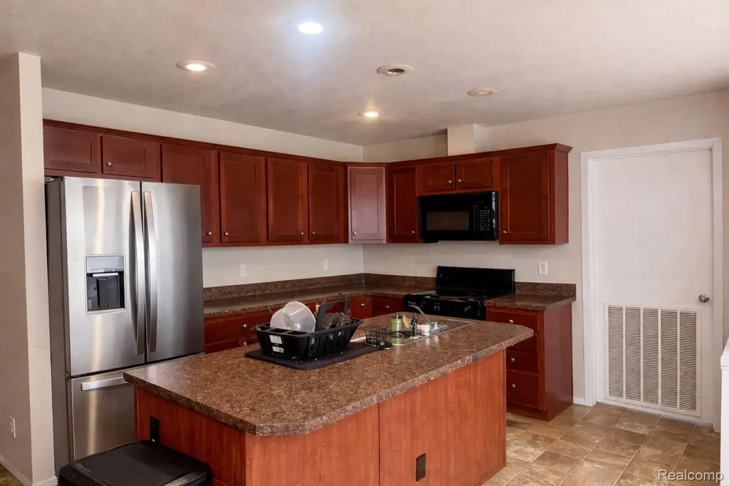 165 S Opdyke Road Auburn Hills City MI 48326