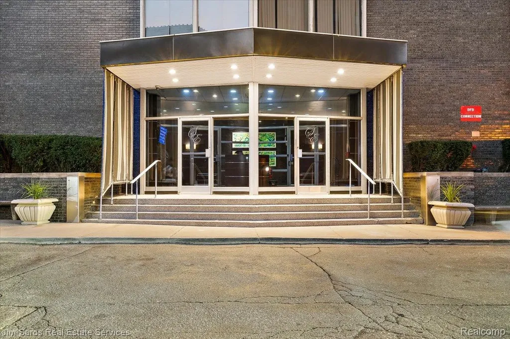 8200 E Jefferson Avenue Detroit City MI 48214