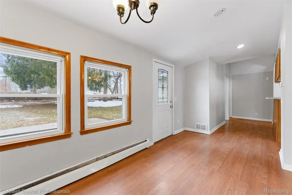 2380 Rolandale West Bloomfield Charter Township MI 48324