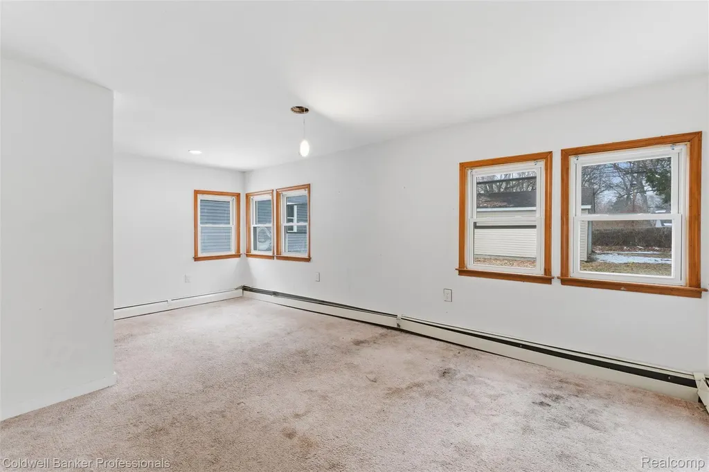 2380 Rolandale West Bloomfield Charter Township MI 48324