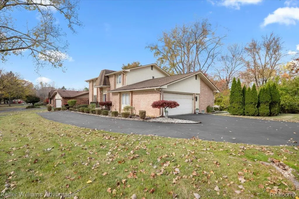 23500 Coventry Woods Lane Southfield City MI 48034