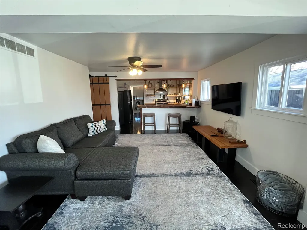 35754 Erie Drive Rockwood City MI 48173
