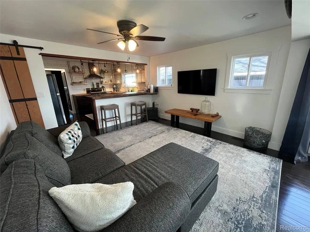 35754 Erie Drive Rockwood City MI 48173